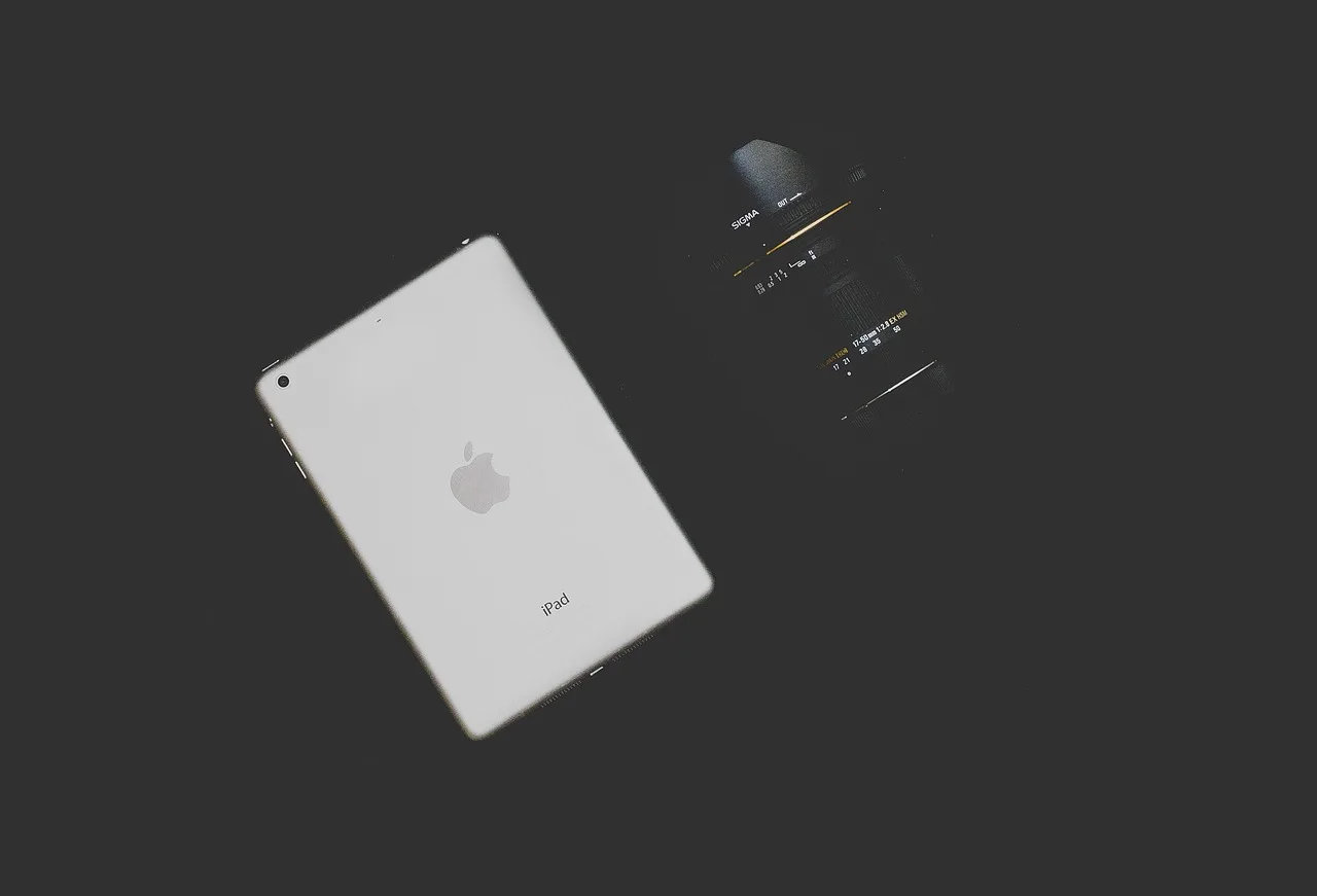 ipad, lens, sigma, tablet, workstation, camera, photography, gray camera, gray photography, gray tablet, ipad, ipad, ipad, sigma, workstation, workstation, workstation, workstation, workstation. Videography hiring: staffing around the bottleneck